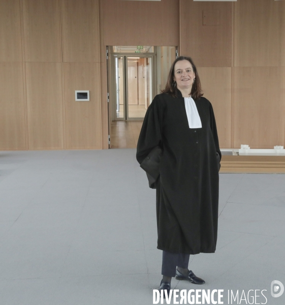 Julie couturier presidente du conseil national des barreaux