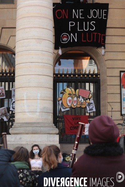 Theatre de l Odeon occupé, concert de musique