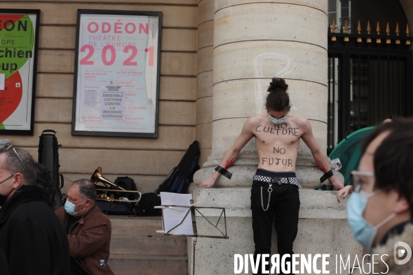 Theatre de l Odeon occupé, concert de musique