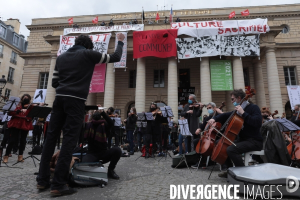 Theatre de l Odeon occupé, concert de musique