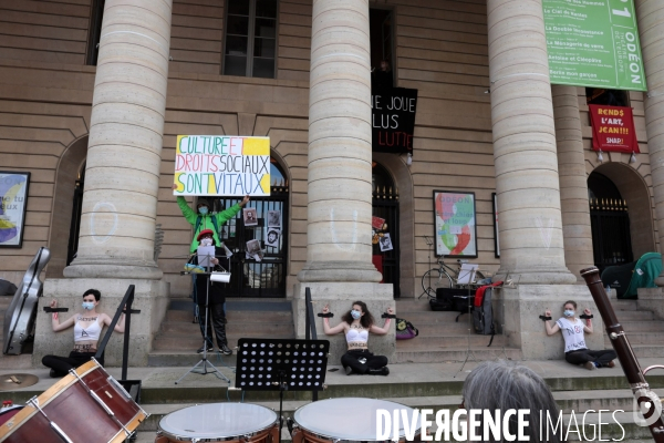 Theatre de l Odeon occupé, concert de musique