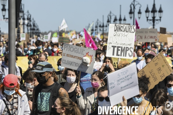 Marche à Bordeaux pour une vraie Loi Climat