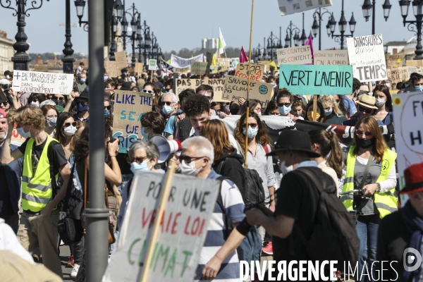 Marche à Bordeaux pour une vraie Loi Climat