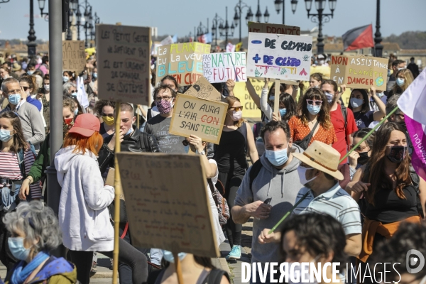 Marche à Bordeaux pour une vraie Loi Climat