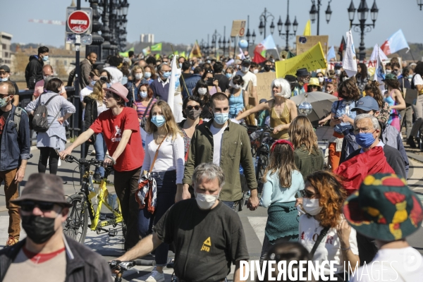 Marche à Bordeaux pour une vraie Loi Climat