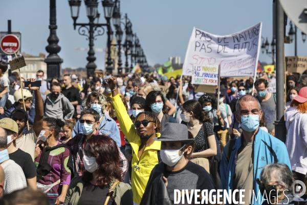 Marche à Bordeaux pour une vraie Loi Climat