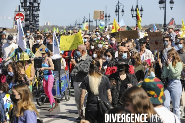 Marche à Bordeaux pour une vraie Loi Climat