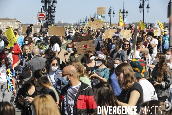 Marche à Bordeaux pour une vraie Loi Climat