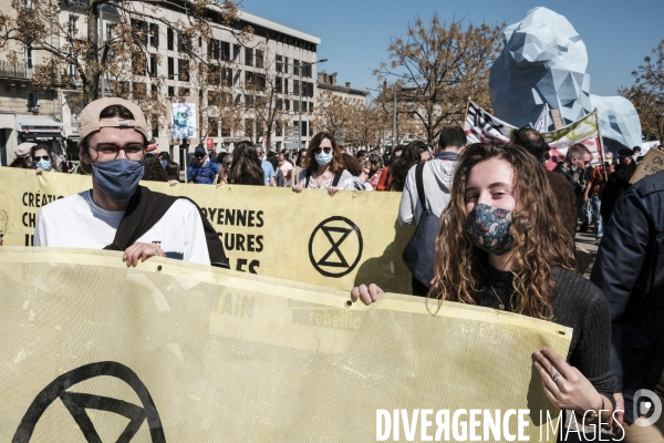 Marche à Bordeaux pour une vraie Loi Climat