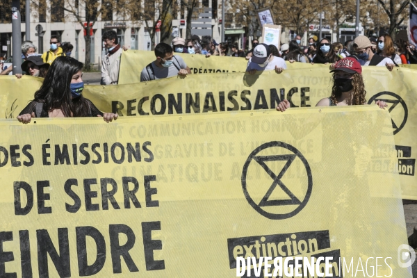 Marche à Bordeaux pour une vraie Loi Climat