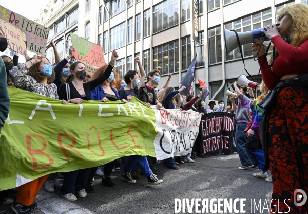 Marche pour le climat 2021, à Paris. Walk for the climate.