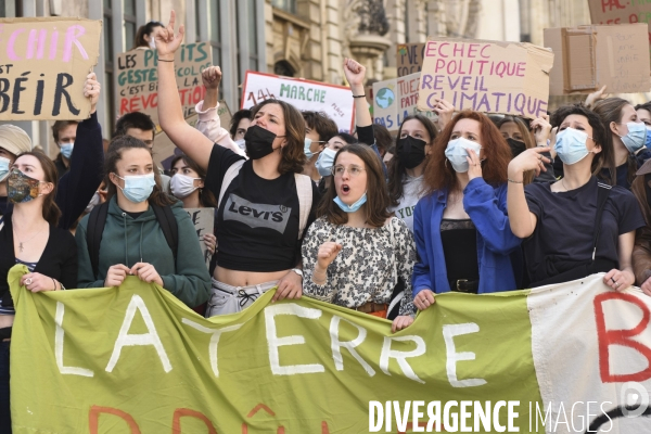 Marche pour le climat 2021, à Paris. Walk for the climate.