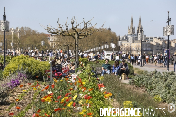 Un dimanche de détente le long de la Garonne à Bordeaux