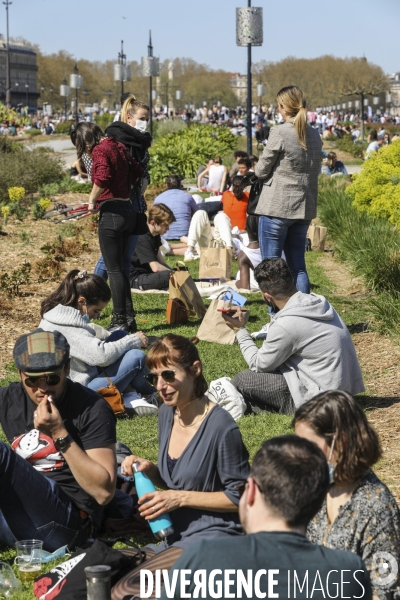 Un dimanche de détente le long de la Garonne à Bordeaux