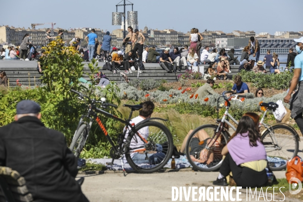 Un dimanche de détente le long de la Garonne à Bordeaux