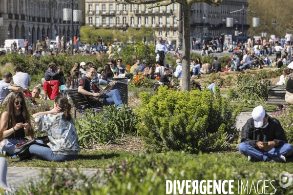 Un dimanche de détente le long de la Garonne à Bordeaux