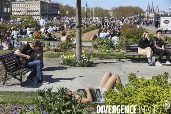 Un dimanche de détente le long de la Garonne à Bordeaux