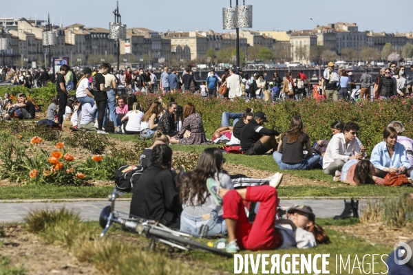 Un dimanche de détente le long de la Garonne à Bordeaux