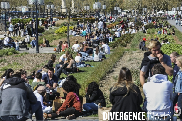 Un dimanche de détente le long de la Garonne à Bordeaux