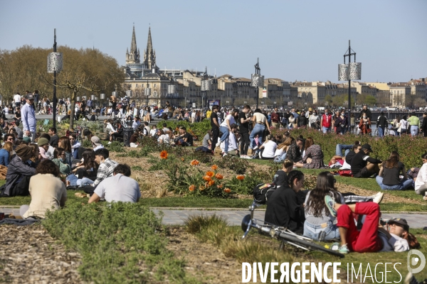 Un dimanche de détente le long de la Garonne à Bordeaux