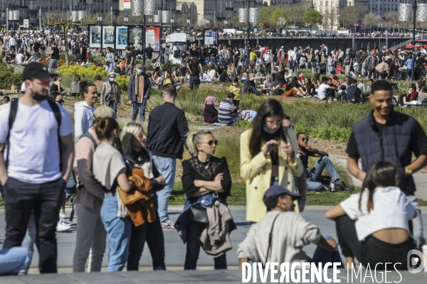 Un dimanche de détente le long de la Garonne à Bordeaux