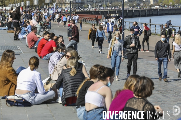 Un dimanche de détente le long de la Garonne à Bordeaux