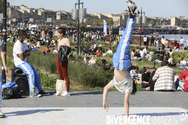 Un dimanche de détente le long de la Garonne à Bordeaux