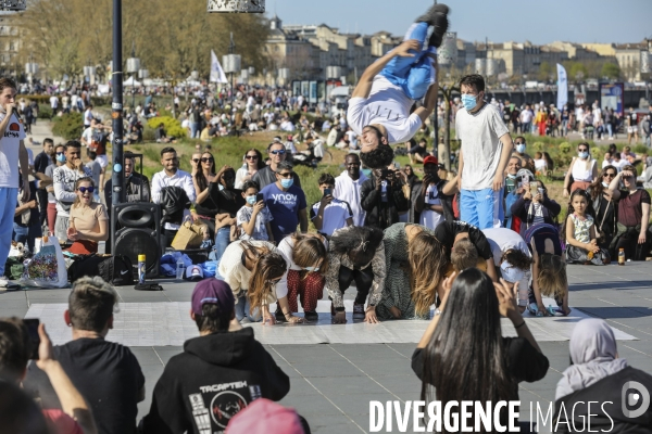 Un dimanche de détente le long de la Garonne à Bordeaux