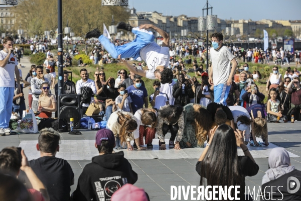 Un dimanche de détente le long de la Garonne à Bordeaux