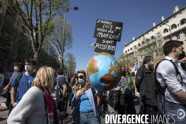 Marche pour une «vraie loi climat» à Marseille