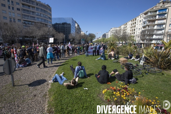 Marche pour une «vraie loi climat» à Marseille