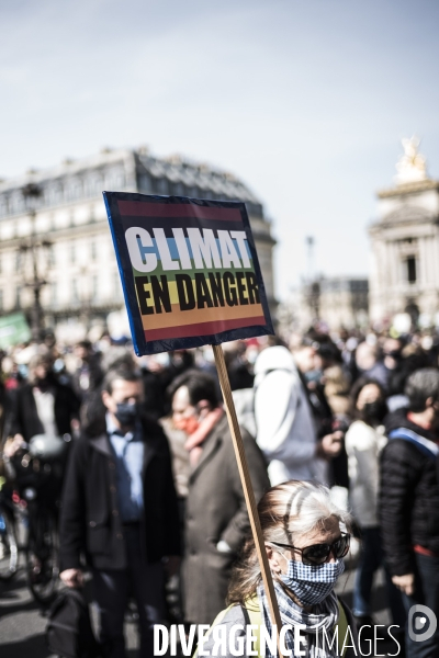 Marche pour une « vraie loi climat ».