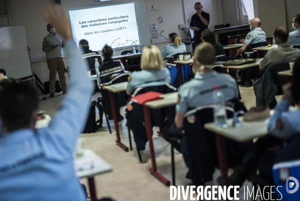 Gendarmerie, formation aux violences conjugales dans les couples homosexuels.