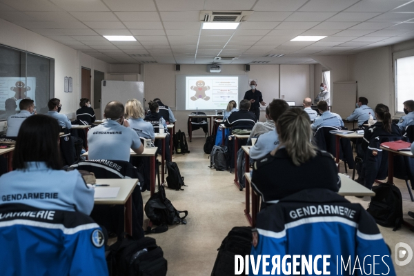 Gendarmerie, formation aux violences conjugales dans les couples homosexuels.