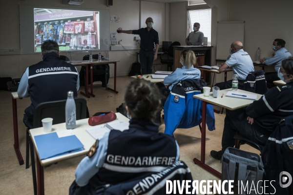 Gendarmerie, formation aux violences conjugales dans les couples homosexuels.