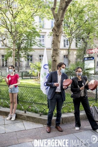 Manifestation FCPE  Tous les mercredis, faites du bruit 