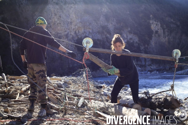 Chantier solidaire dans la vallée de la Roya. Une fois par semaine ,Emmaus Roya organise un chantier solidaire avec des compagnons et des benevoles pour reconstruire la vallée de la Roya dévastée par les inondations dues à la tempête Alex du 2/10/20