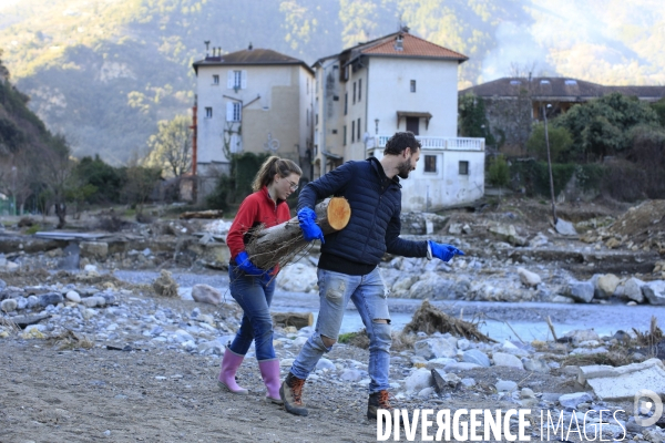 Chantier solidaire dans la vallée de la Roya. Une fois par semaine ,Emmaus Roya organise un chantier solidaire avec des compagnons et des benevoles pour reconstruire la vallée de la Roya dévastée par les inondations dues à la tempête Alex du 2/10/20