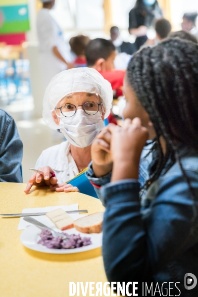 Menu végétarien en cantine scolaire