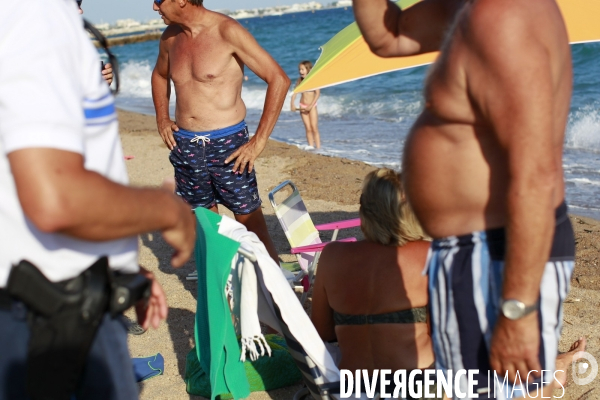 Patrouille de la police municipale de Cannes de la brigade des plages