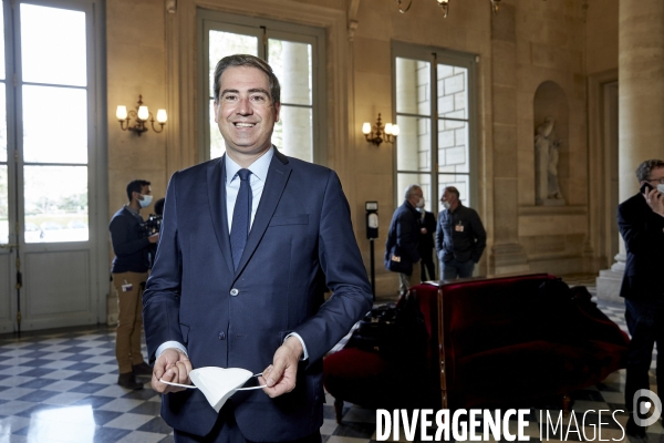 Olivier Falorni presente la proposition de loi pour une fin de vie libre et choisie