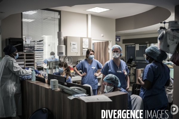 Service de réanimation à l hopital Saint-Louis.