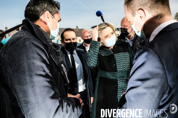 Rn deplacement de marine le pen dans le nord