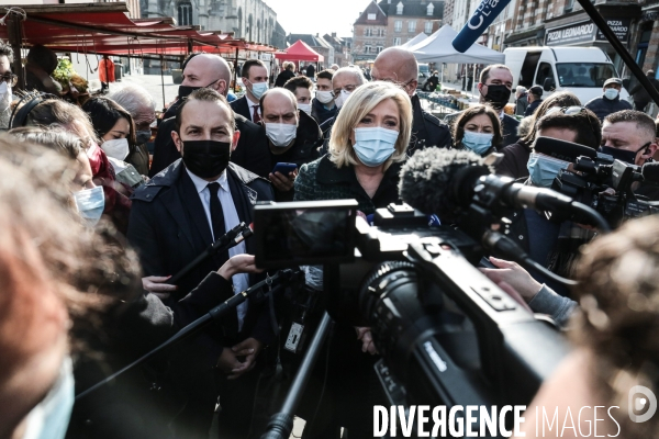 Rn deplacement de marine le pen dans le nord