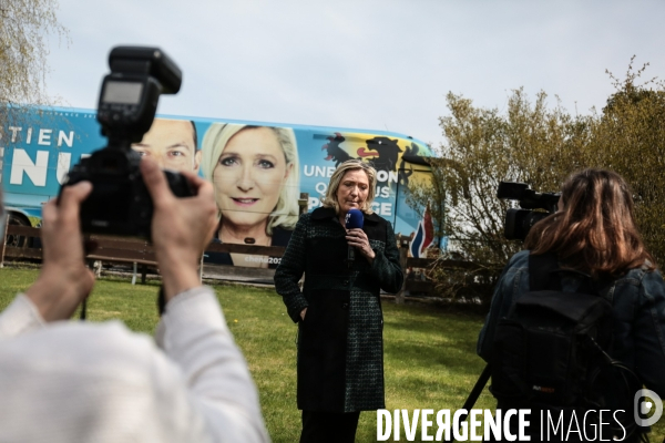 Rn deplacement de marine le pen dans le nord