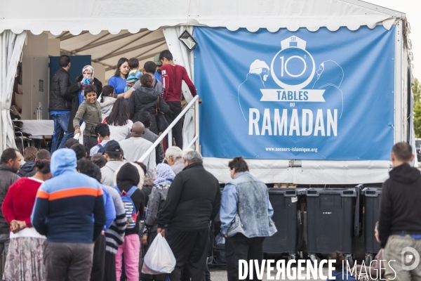 Les tables du Ramadan  organisées par le Secours Islamique France (SIF)