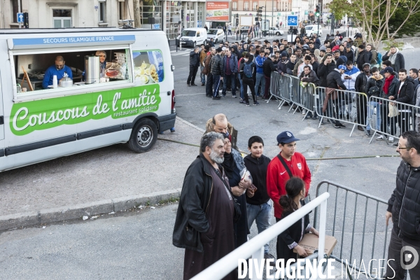 Les tables du Ramadan  organisées par le Secours Islamique France (SIF)