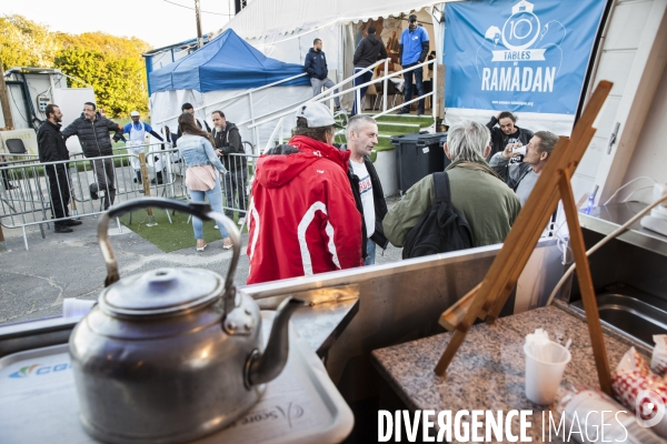 Les tables du Ramadan  organisées par le Secours Islamique France (SIF)