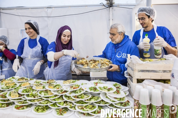 Les tables du Ramadan  organisées par le Secours Islamique France (SIF)