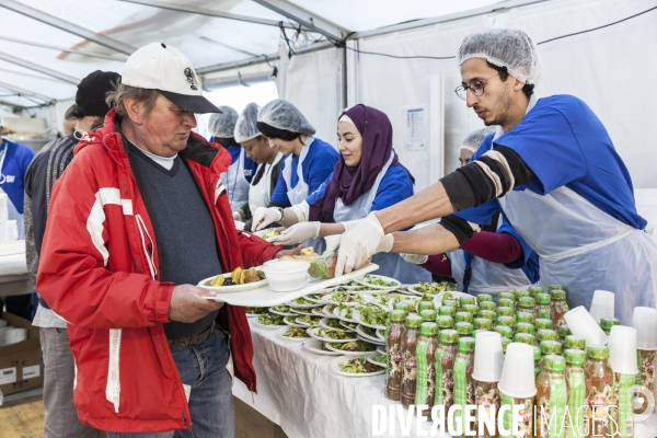 Les tables du Ramadan  organisées par le Secours Islamique France (SIF)